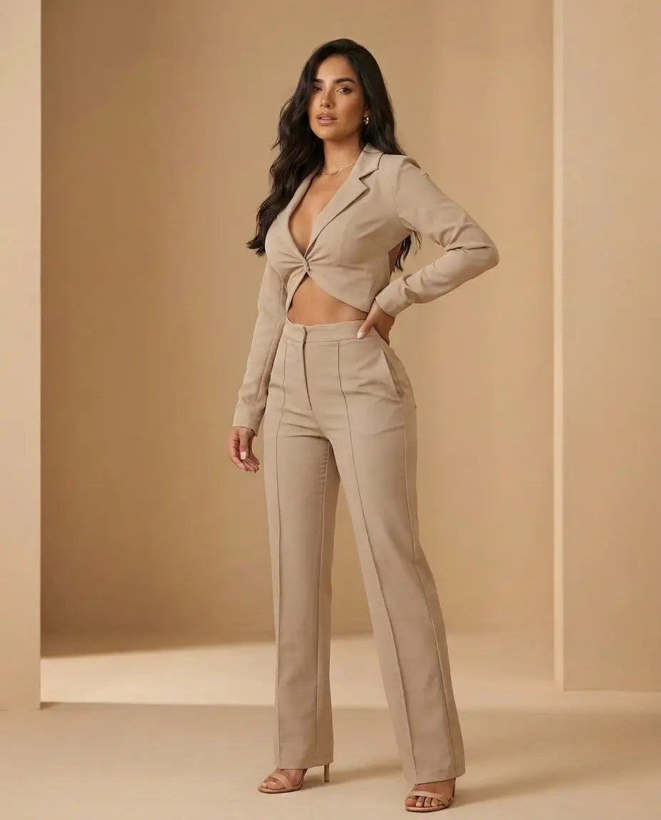 Conjunto Sartorial Twist — Blazer Crop de Solapa y Pantalón Palazzo de Tiro Alto